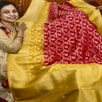 Weavers offer Benaras saree-WGMS47