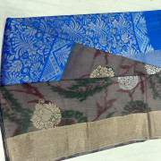 Weavers offer Rajkot Ikkat pattu-RIKP10