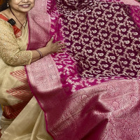 Weavers offer Benaras saree-WGMS46