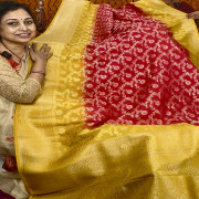 Weavers offer Benaras saree-WGMS47